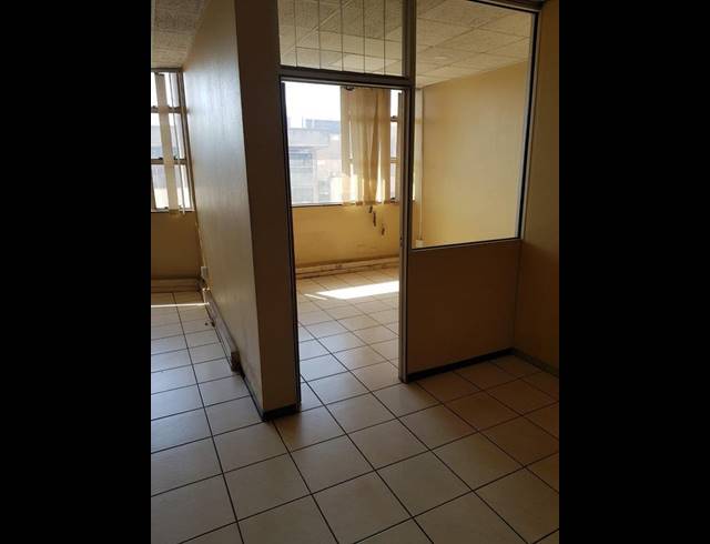 BUSINESS PROPERTY TO RENT IN ROODEPOORT CENTRAL